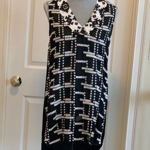 Sleeveless tunic size S by Tiny NWT Black and white